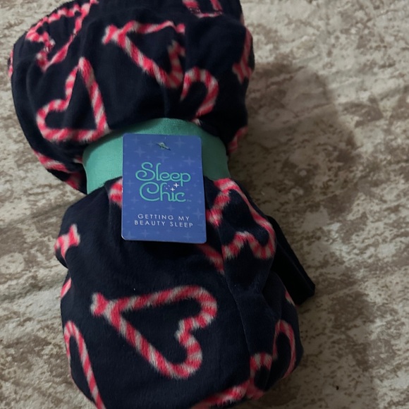 Sleep Chic Other - Sleep Chic Women's Heart Pajama Set - Black and Pink